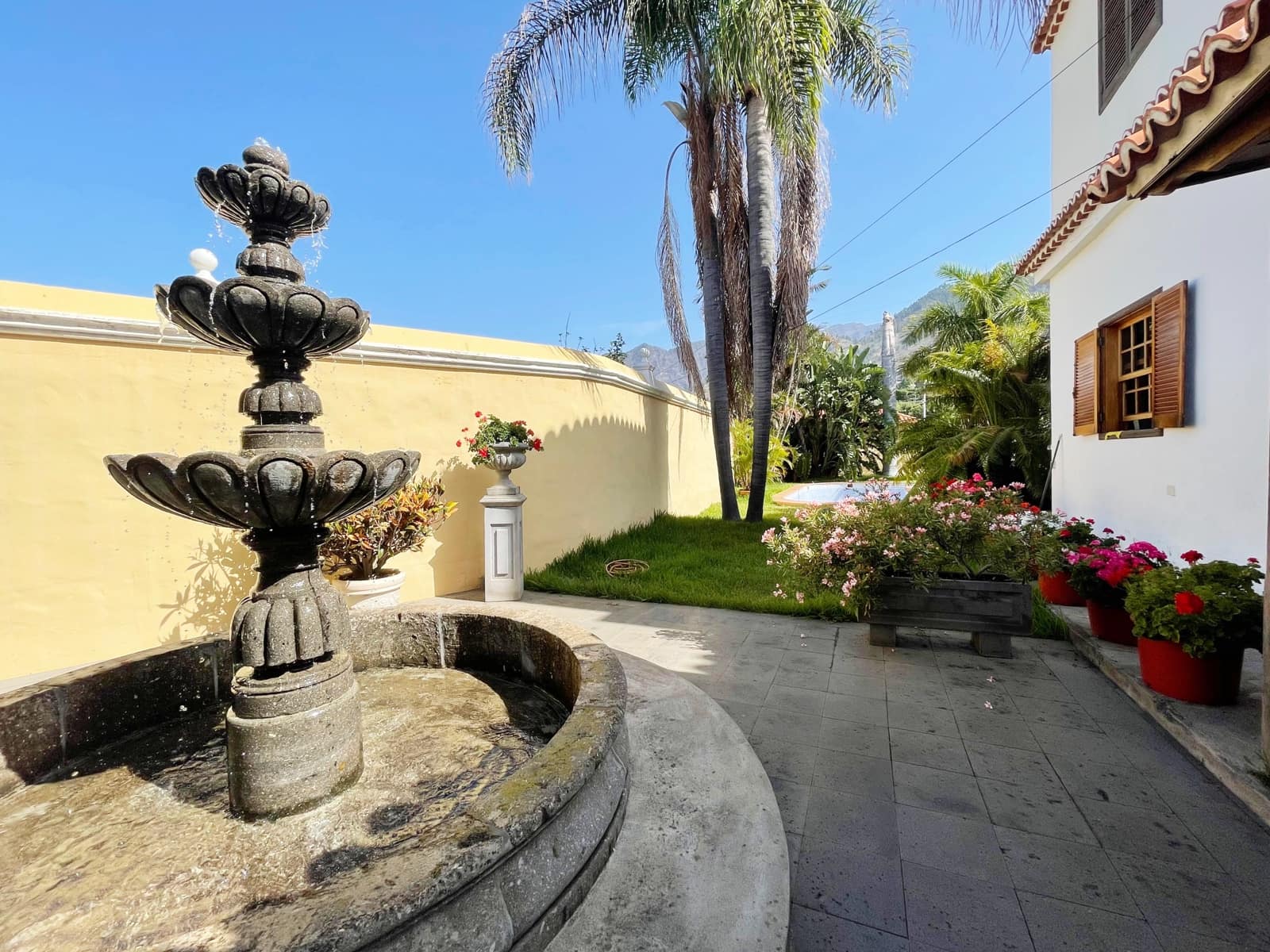 5 soveværelse Villa til salg i Los Llanos de Aridane med swimmingpool garage - € 860.000 (Ref: 9162812)