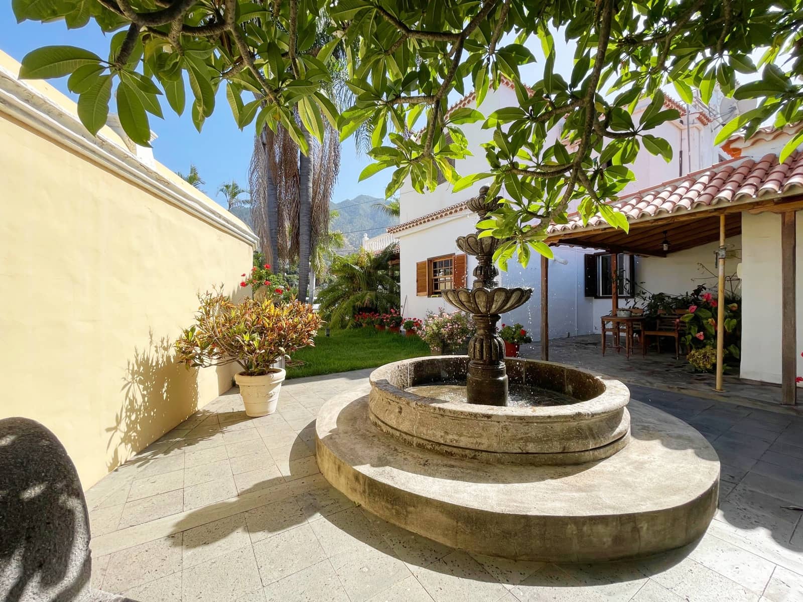 5 soveværelse Villa til salg i Los Llanos de Aridane med swimmingpool garage - € 860.000 (Ref: 9162812)