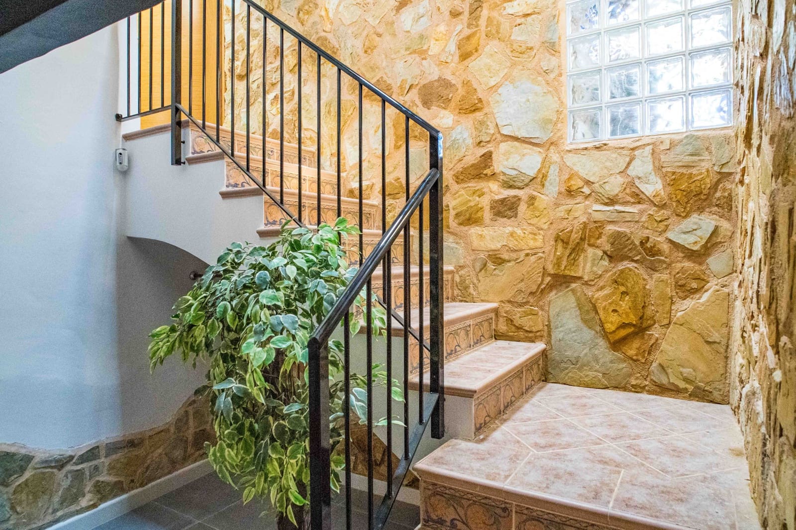 5 sypialnia Finka/Dom wiejski na sprzedaż w Pinoso z basenem garażem - 578 000 € (Ref: 10012358)