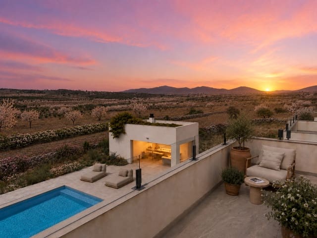 5 bedroom Villa for sale in Pinoso with pool garage - € 518,000 (Ref: 10019822)