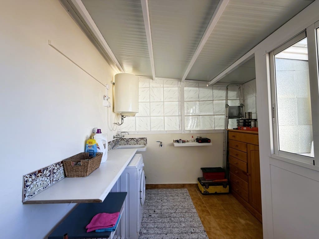 3 makuuhuone Huoneisto myytävänä paikassa Pinoso mukana 
autotalli - 155 000 € (Ref: 10034689)