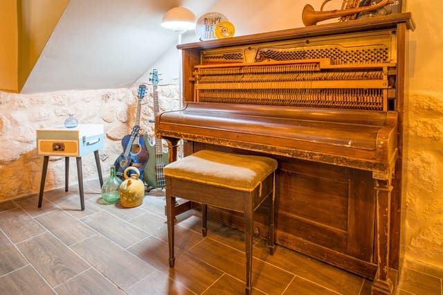 Negocio de 3 habitaciones en Pinoso en venta con garaje - 380.000 € (Ref: 10034692)