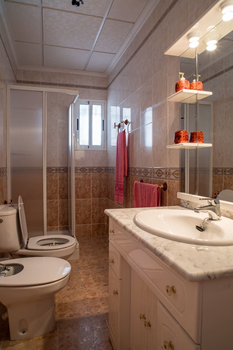 5 Zimmer Haus zu verkaufen in Pinoso mit Garage - 159.000 € (Ref: 10034797)