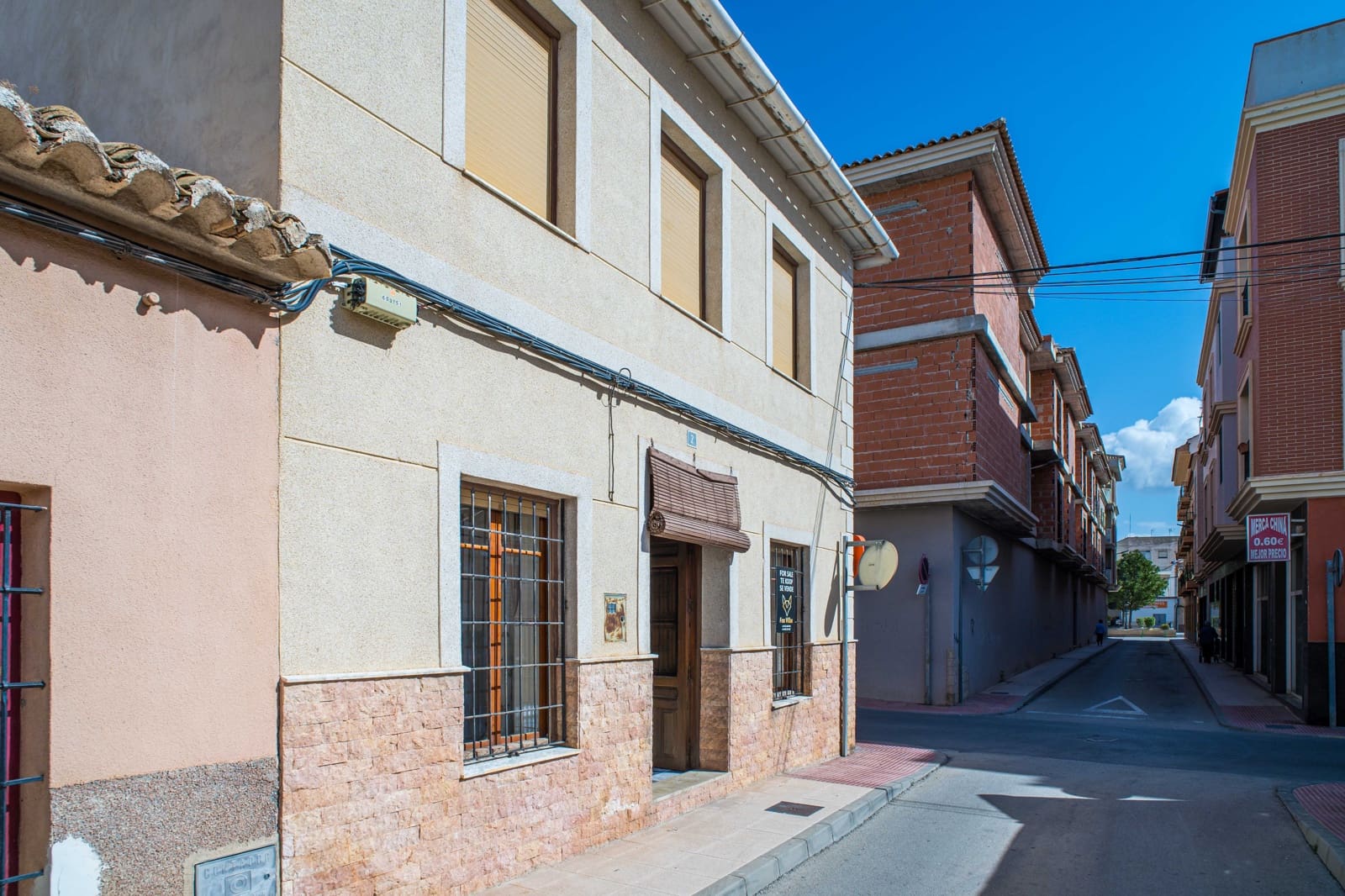 5 Zimmer Haus zu verkaufen in Pinoso mit Garage - 159.000 € (Ref: 10034797)
