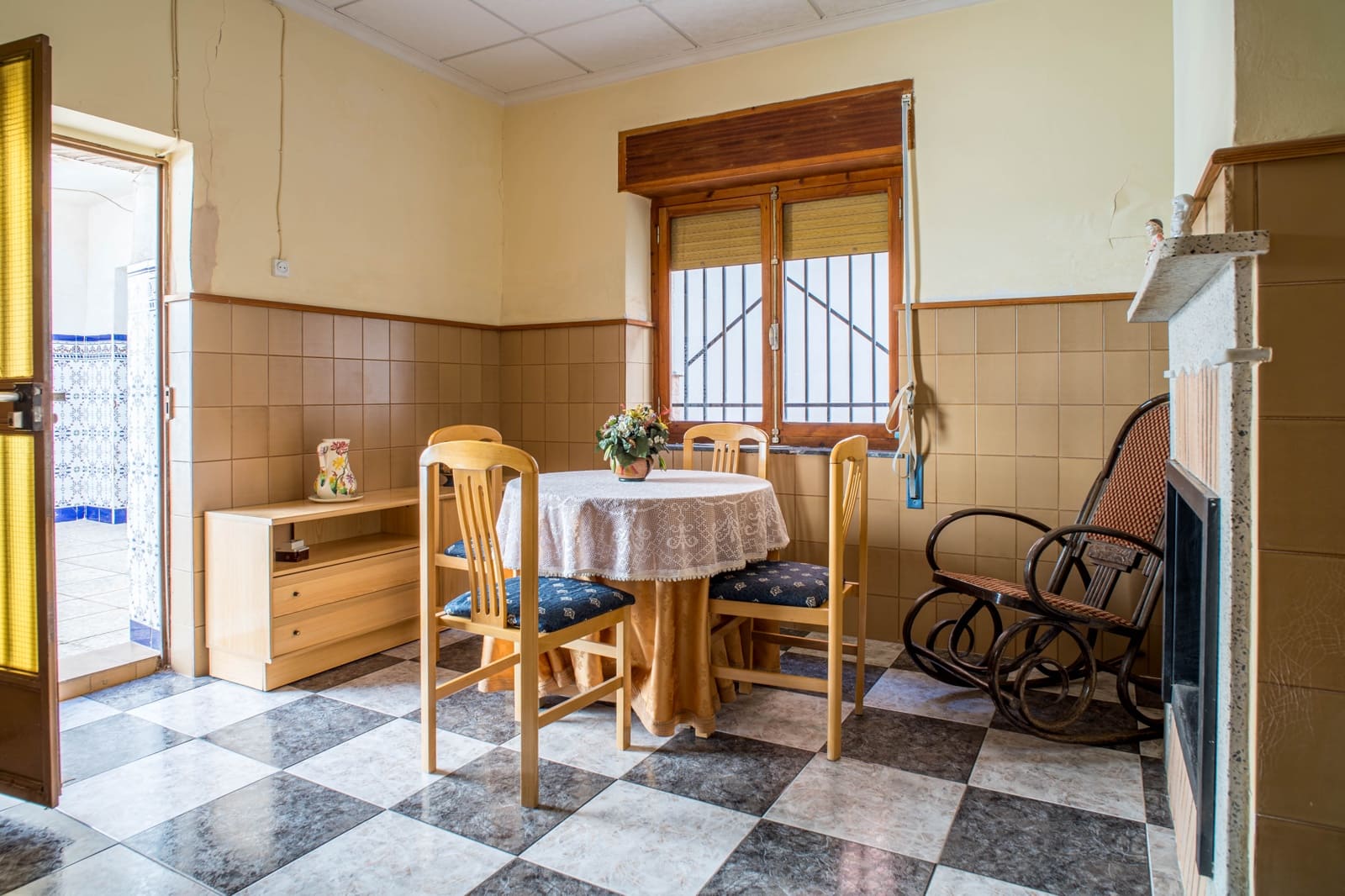 5 Zimmer Haus zu verkaufen in Pinoso mit Garage - 159.000 € (Ref: 10034797)