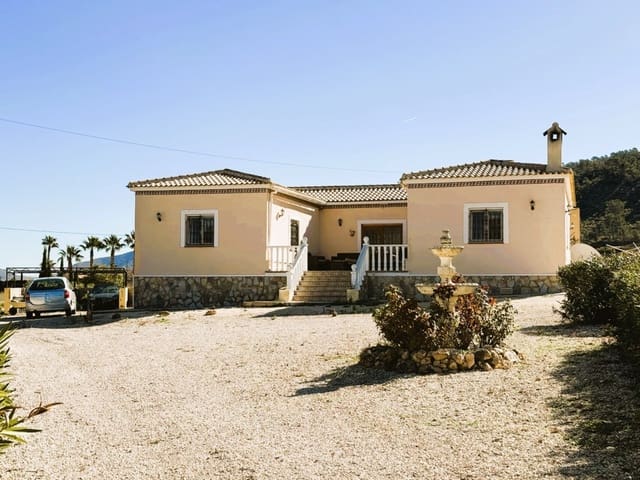 4 slaapkamer Villa te koop in Pinoso met zwembad - € 350.000 (Ref: 10034799)