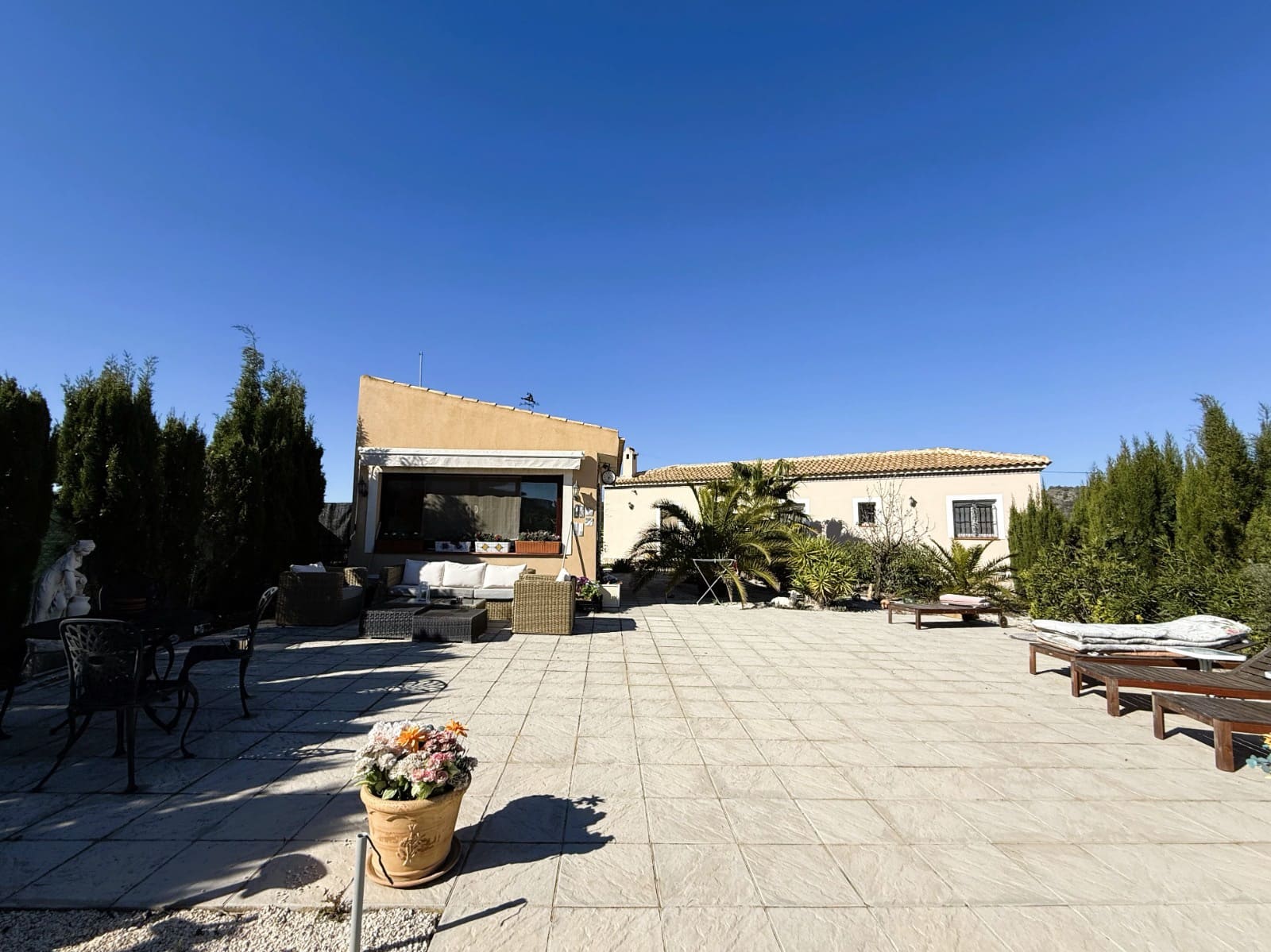 4 slaapkamer Villa te koop in Pinoso met zwembad - € 350.000 (Ref: 10034799)