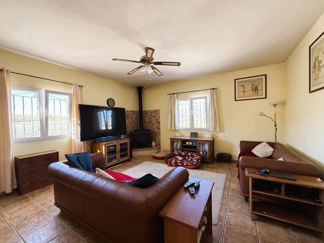 4 slaapkamer Villa te koop in Pinoso met zwembad - € 350.000 (Ref: 10034799)