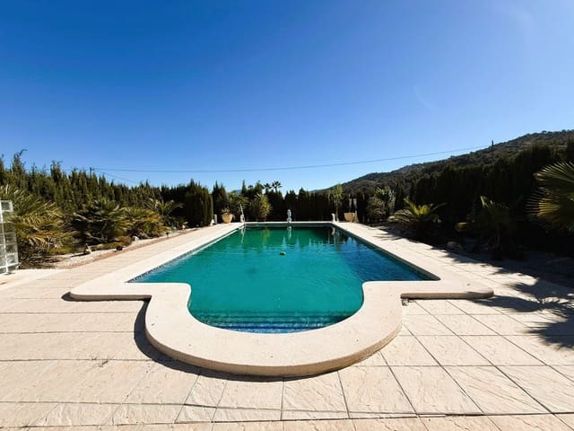 4 slaapkamer Villa te koop in Pinoso met zwembad - € 350.000 (Ref: 10034799)