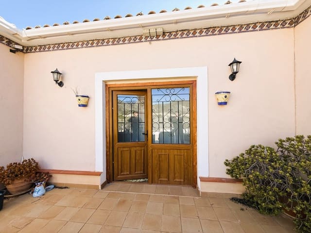 4 slaapkamer Villa te koop in Pinoso met zwembad - € 350.000 (Ref: 10034799)