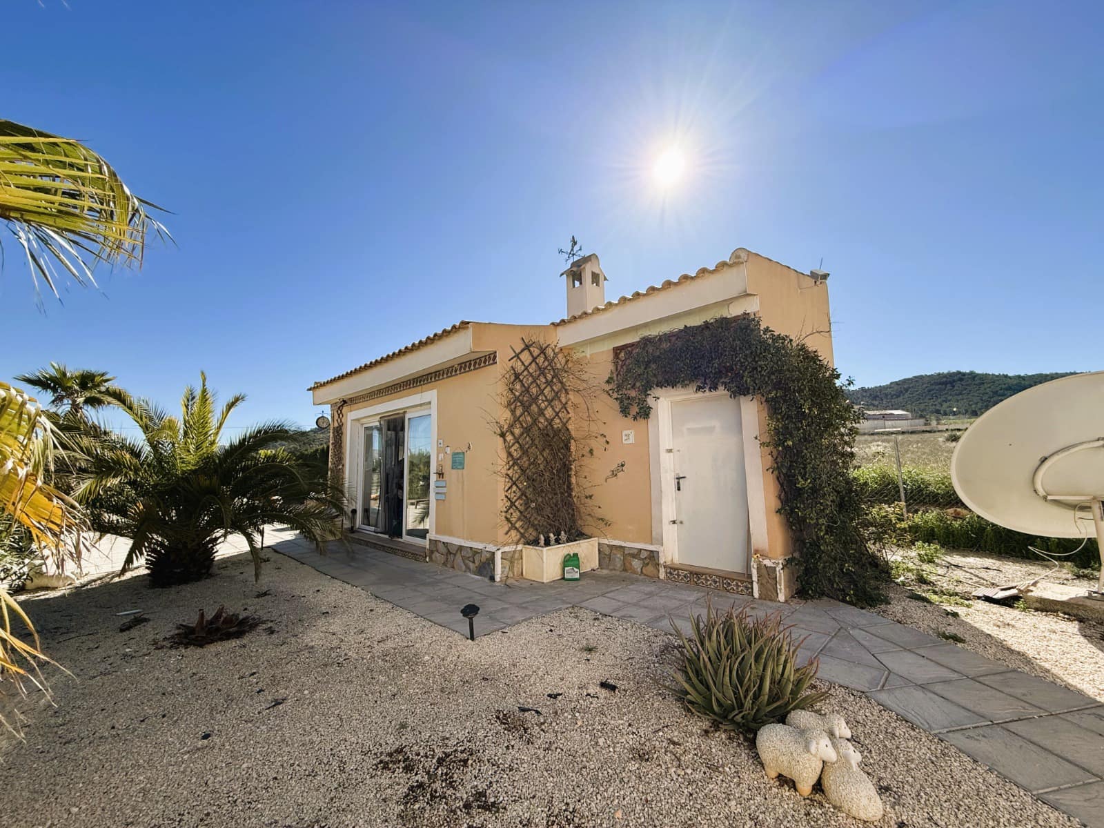4 slaapkamer Villa te koop in Pinoso met zwembad - € 350.000 (Ref: 10034799)