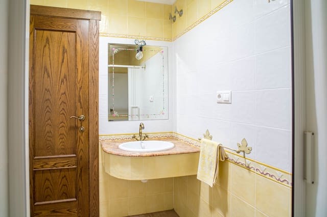 4 Zimmer Haus zu verkaufen in Pinoso - 250.000 € (Ref: 10034800)