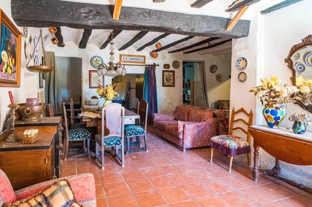 5 soveværelse Byhus til salg i L'Algueña / Alguenya - € 99.950 (Ref: 10161986)