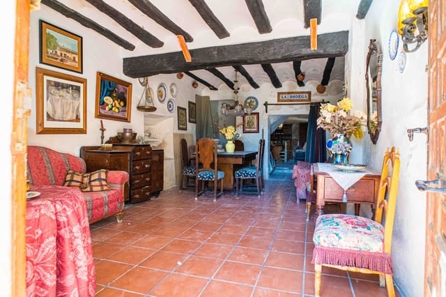 5 soveværelse Byhus til salg i L'Algueña / Alguenya - € 99.950 (Ref: 10161986)