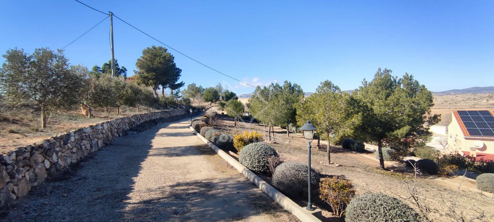 3 soveværelse Villa til salg i Pinoso med swimmingpool garage - € 399.995 (Ref: 9064335)