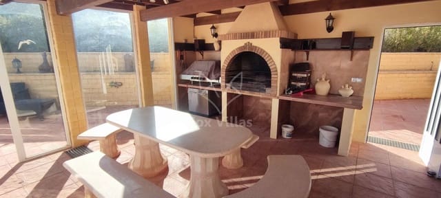 3 soverom Villa til salgs i Pinoso med svømmebasseng garasje - € 399 995 (Ref: 9064335)