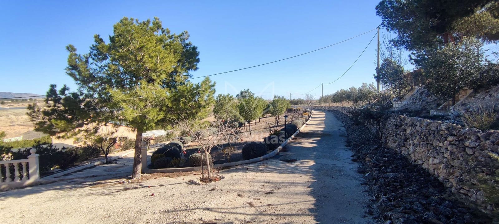 3 soveværelse Villa til salg i Pinoso med swimmingpool garage - € 399.995 (Ref: 9064335)