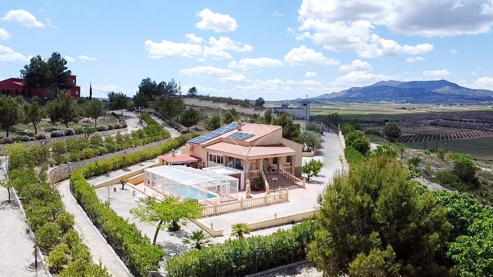 3 soveværelse Villa til salg i Pinoso med swimmingpool garage - € 399.995 (Ref: 9064335)