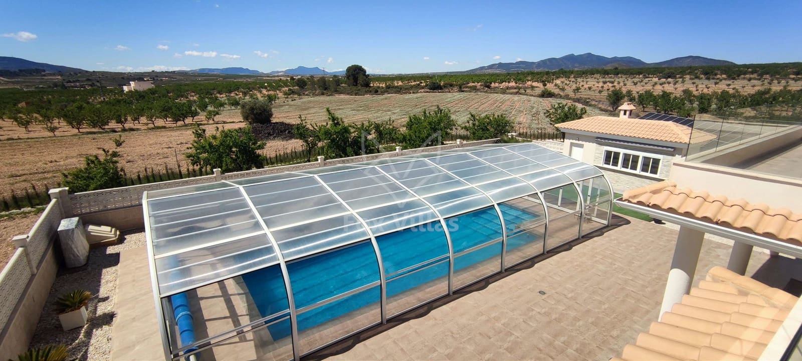 4 soveværelse Villa til salg i Pinoso med swimmingpool - € 595.000 (Ref: 9064483)