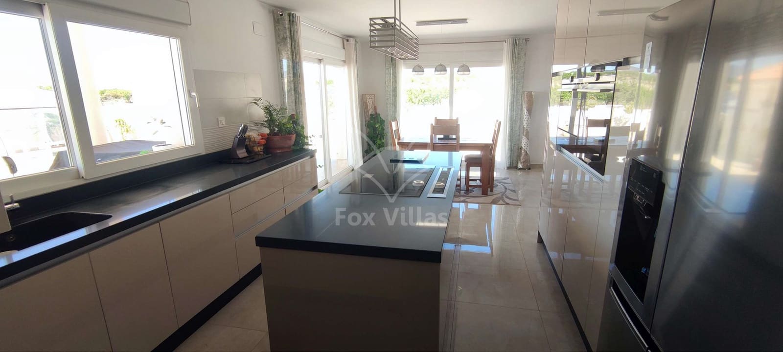 4 soveværelse Villa til salg i Pinoso med swimmingpool - € 595.000 (Ref: 9064483)