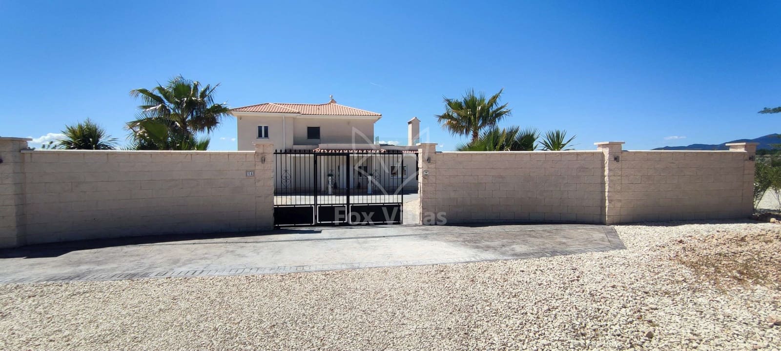 4 soveværelse Villa til salg i Pinoso med swimmingpool - € 595.000 (Ref: 9064483)