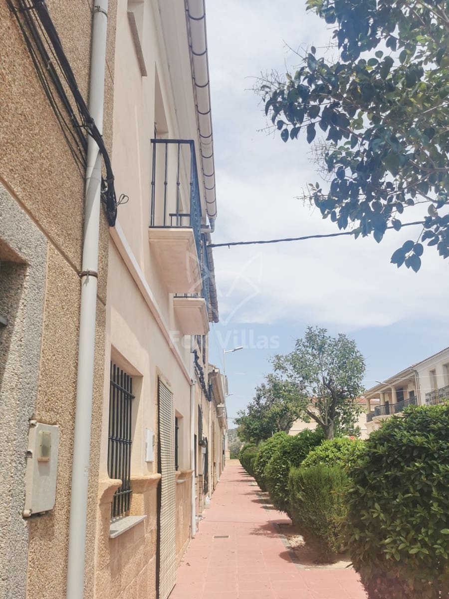 4 soveværelse Byhus til salg i L'Alguena / Alguenya - € 130.000 (Ref: 9066860)