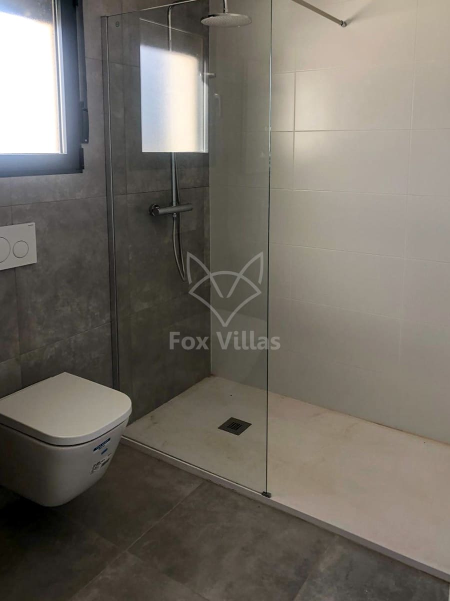 Chalet de 3 habitaciones en Pinoso en venta con piscina - 297.000 € (Ref: 9076941)