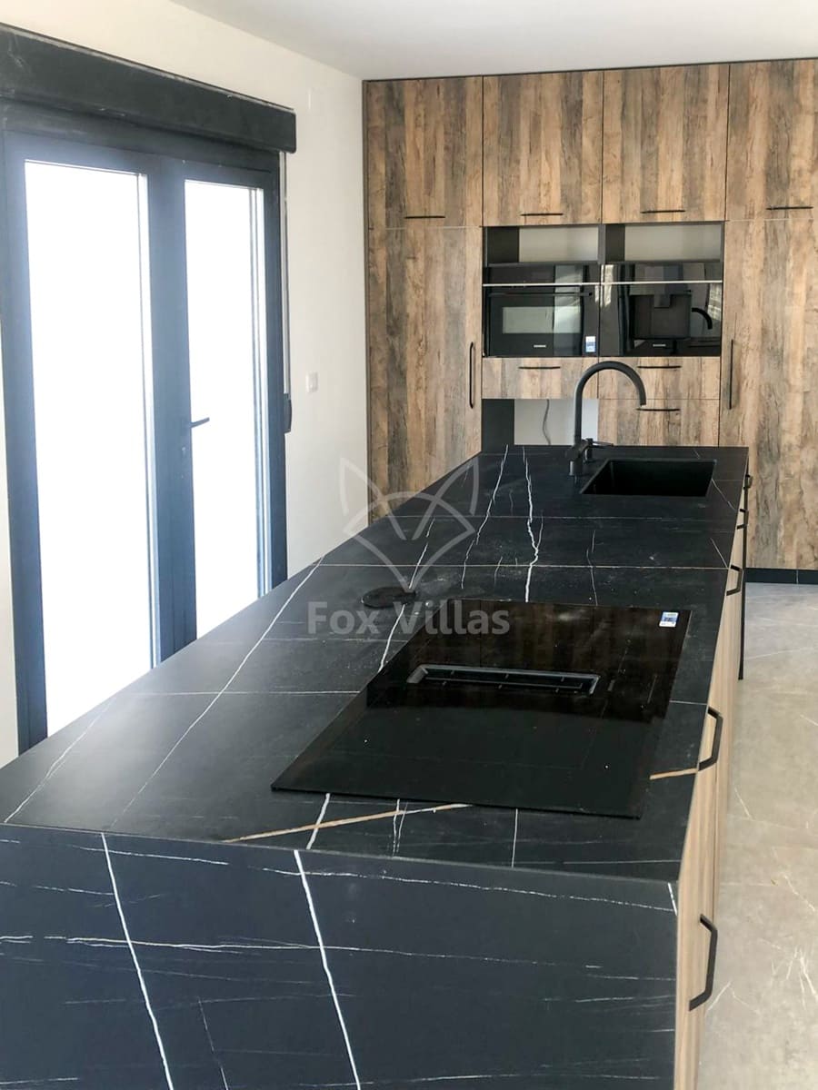 Chalet de 3 habitaciones en Pinoso en venta con piscina - 297.000 € (Ref: 9076941)