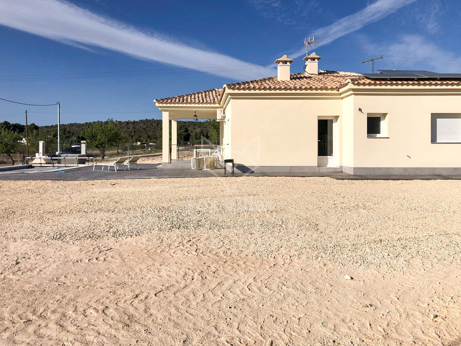 Chalet de 3 habitaciones en Pinoso en venta con piscina - 297.000 € (Ref: 9076941)