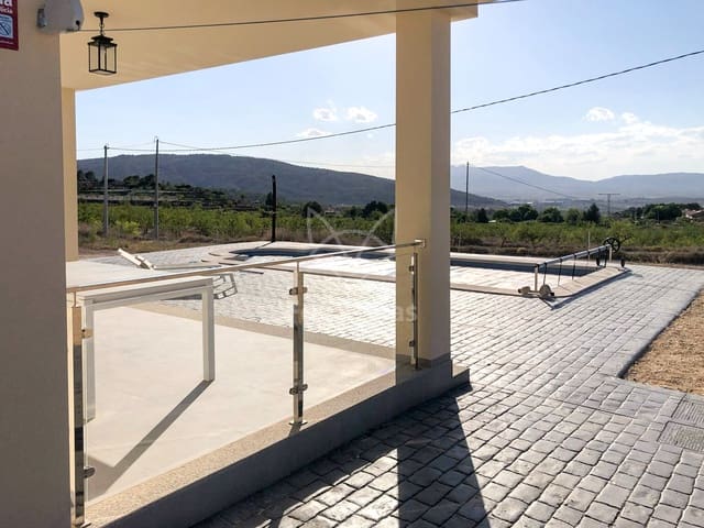 3 bedroom Villa for sale in Pinoso with pool - € 297,000 (Ref: 9076941)