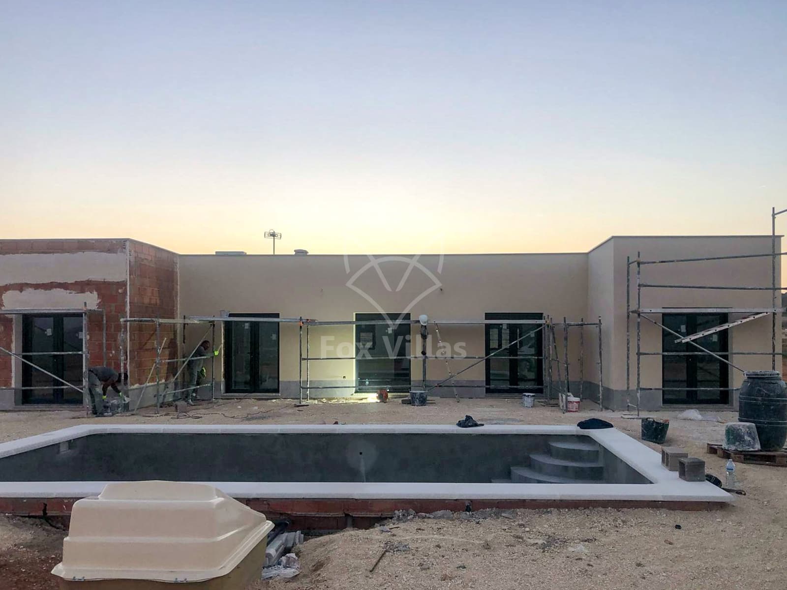 3 bedroom Villa for sale in Pinoso with pool - € 297,000 (Ref: 9076942)