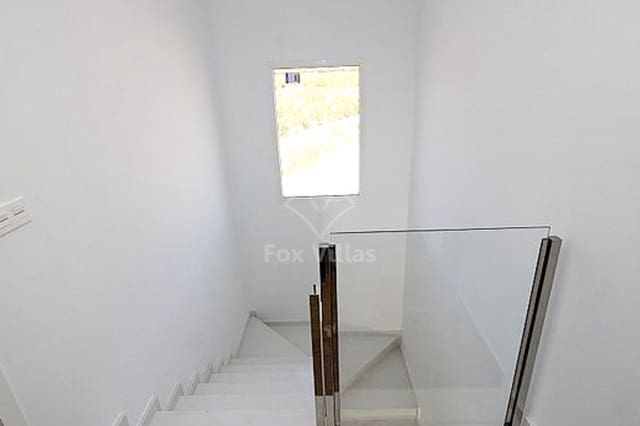 3 bedroom Villa for sale in Pinoso with pool - € 337,000 (Ref: 9077140)