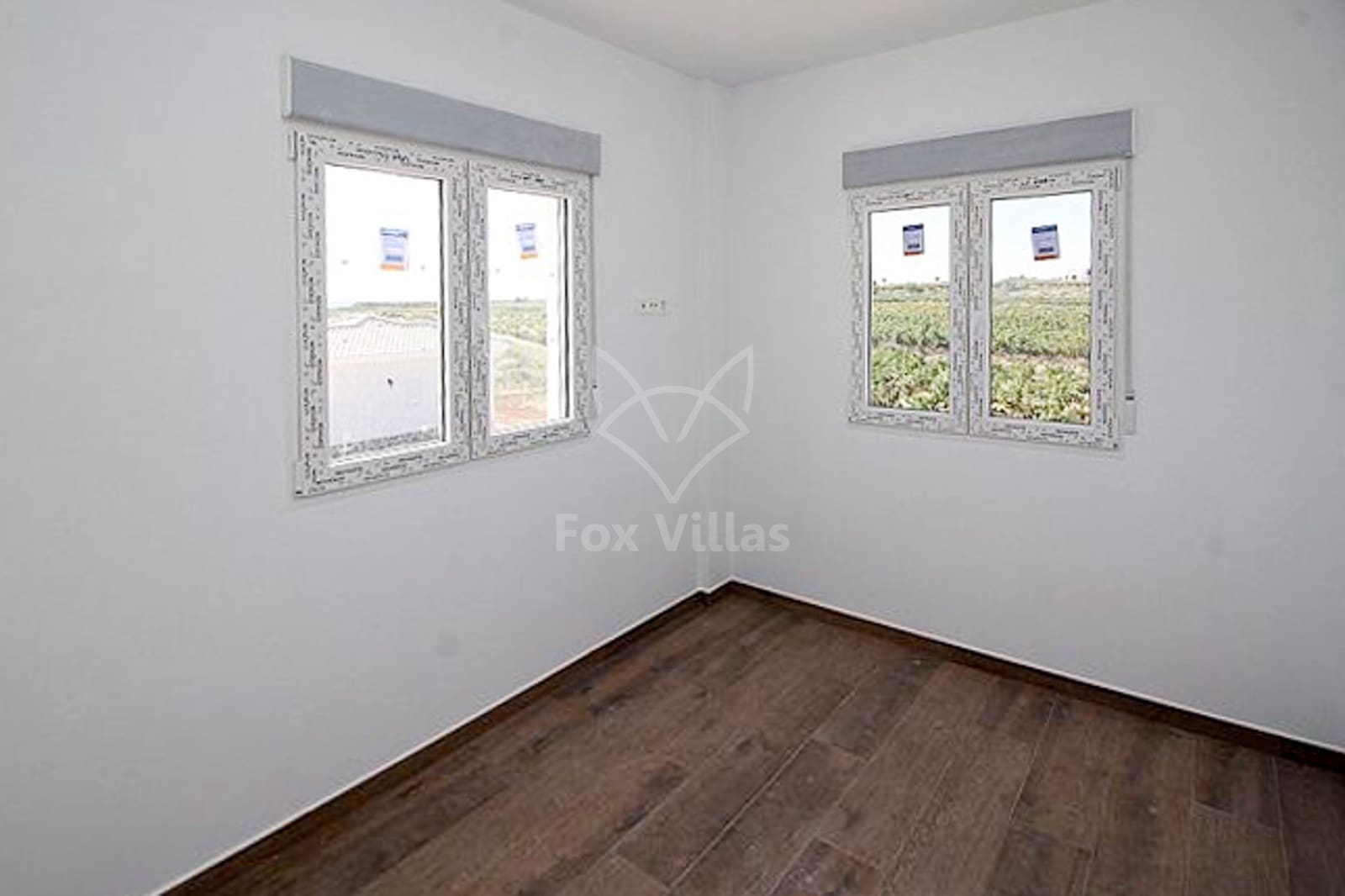 Chalet de 3 habitaciones en Pinoso en venta con piscina - 337.000 € (Ref: 9077140)