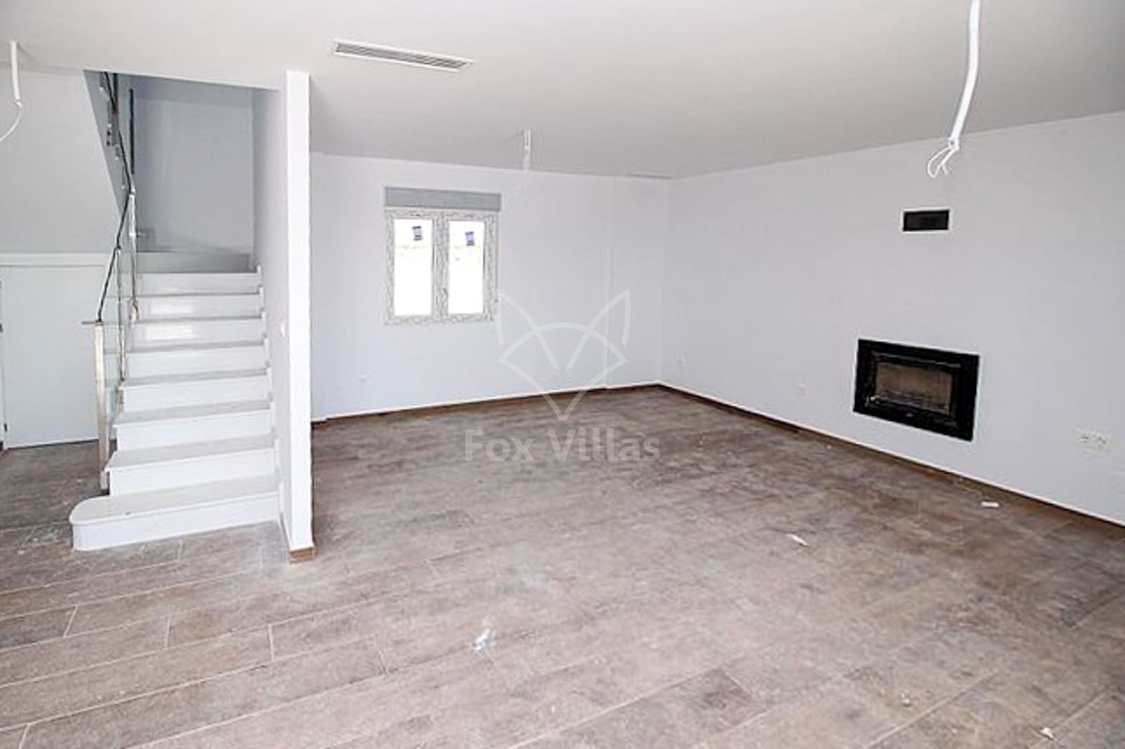 Chalet de 3 habitaciones en Pinoso en venta con piscina - 337.000 € (Ref: 9077140)