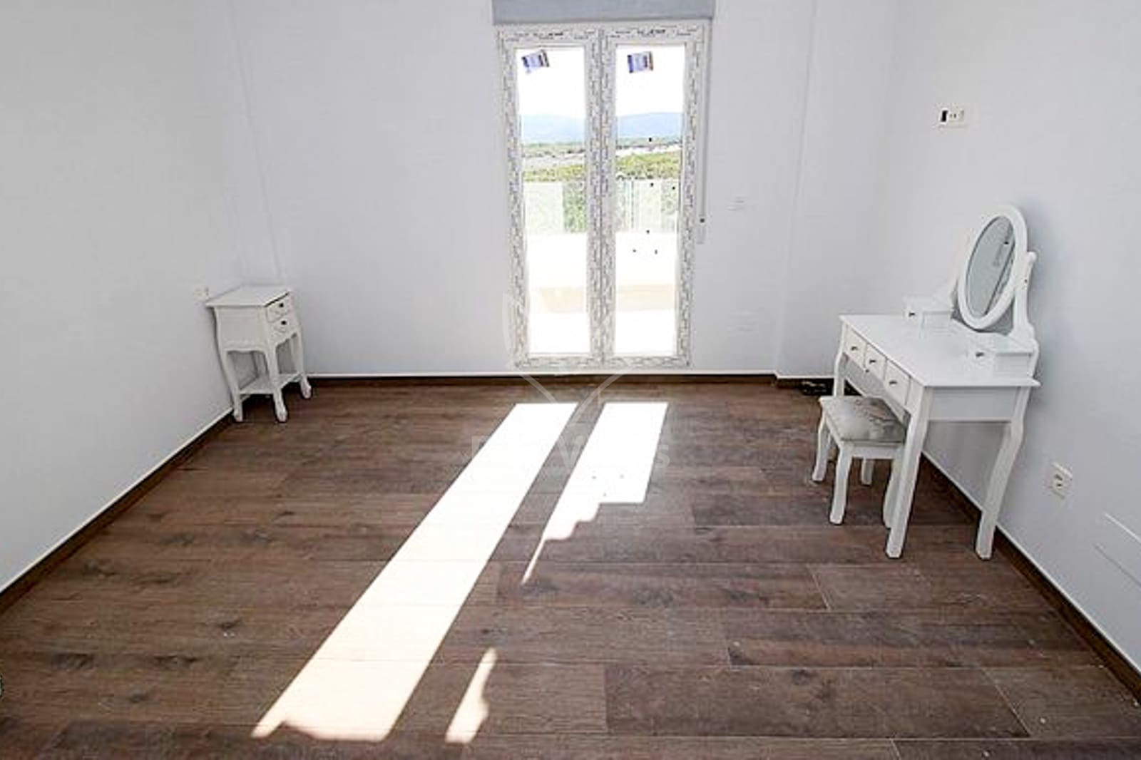 Chalet de 3 habitaciones en Pinoso en venta con piscina - 337.000 € (Ref: 9077140)