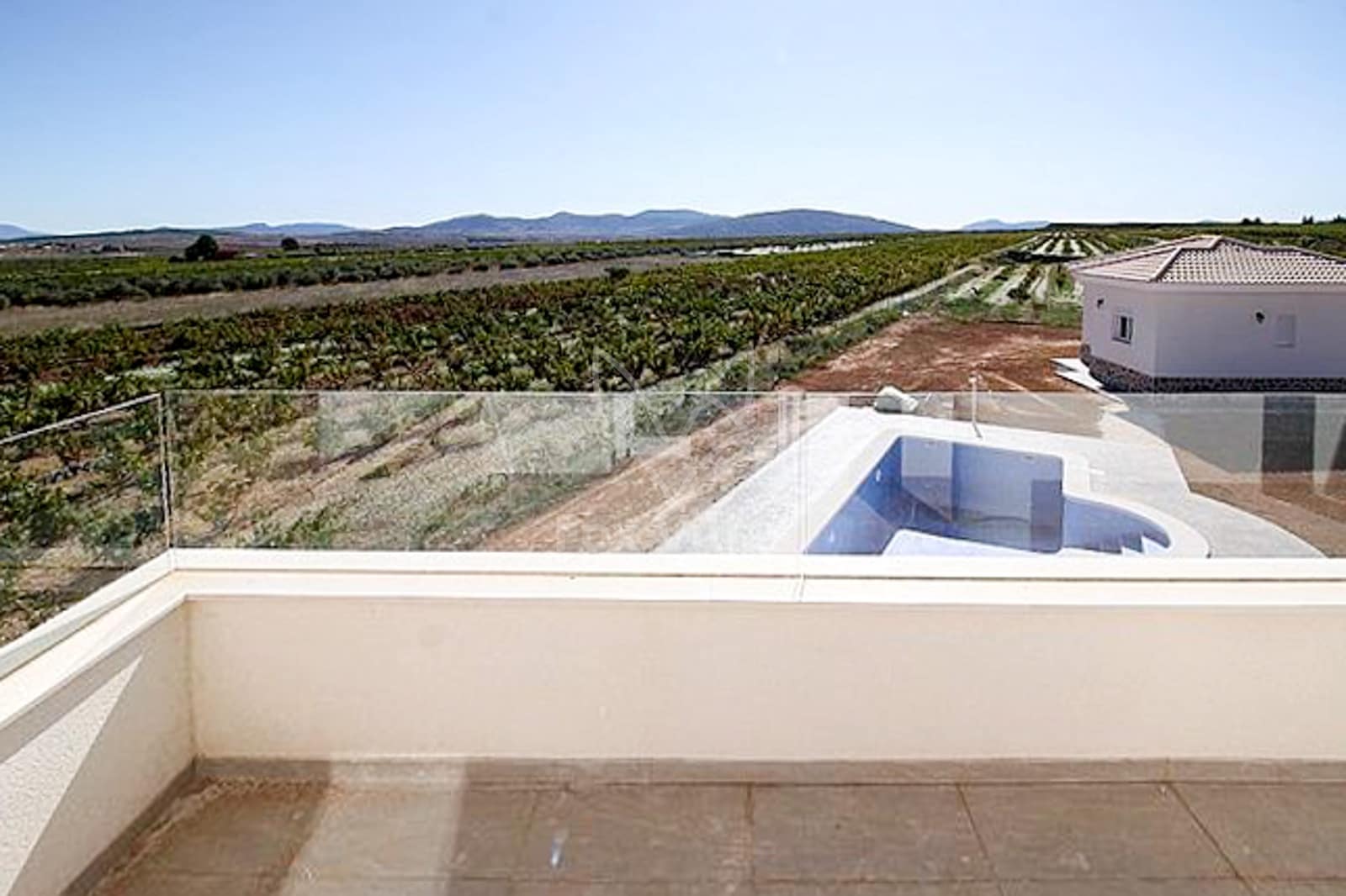 Chalet de 3 habitaciones en Pinoso en venta con piscina - 337.000 € (Ref: 9077140)