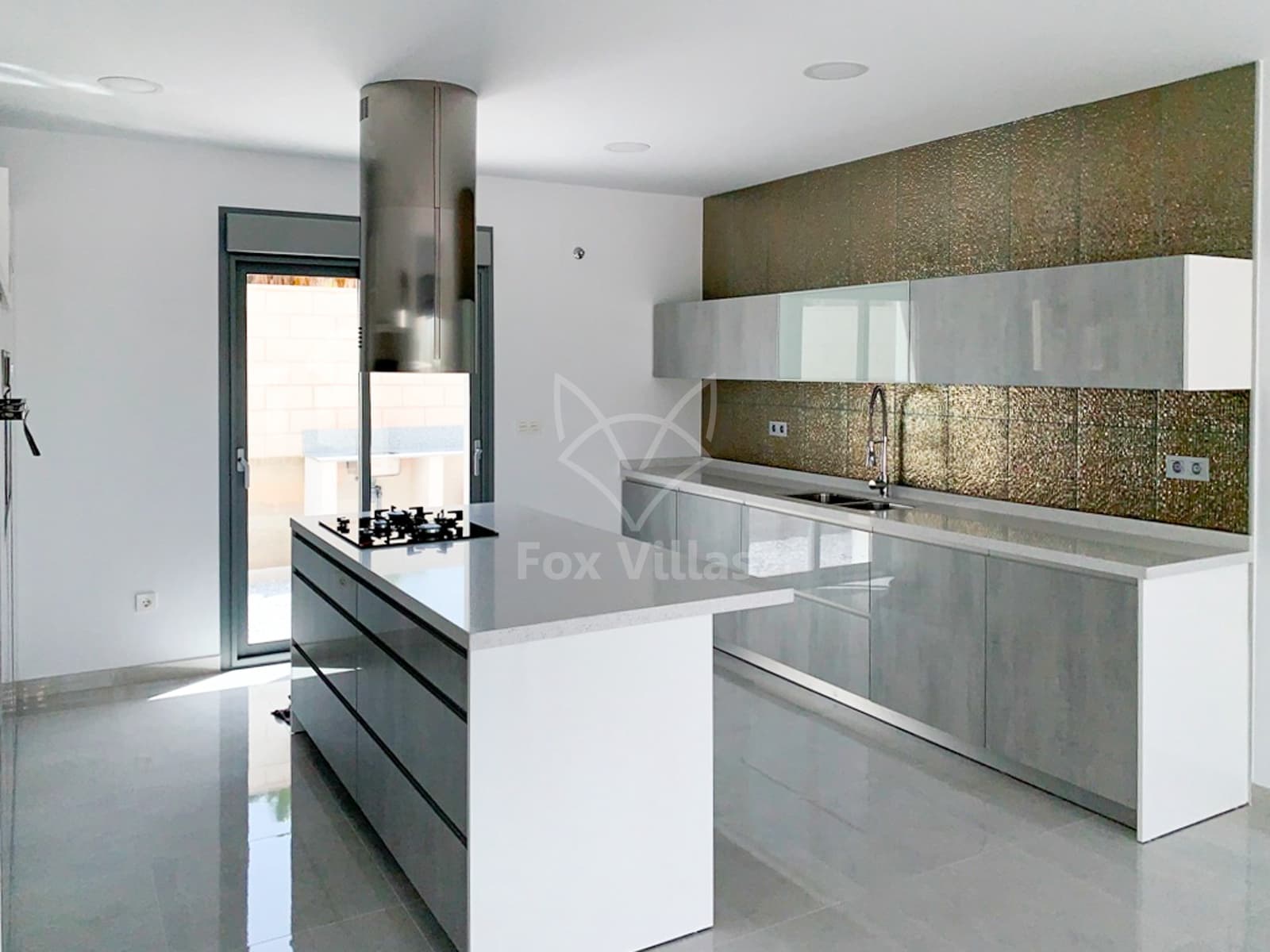 3 soveværelse Villa til salg i Pinoso med swimmingpool - € 357.000 (Ref: 9077142)