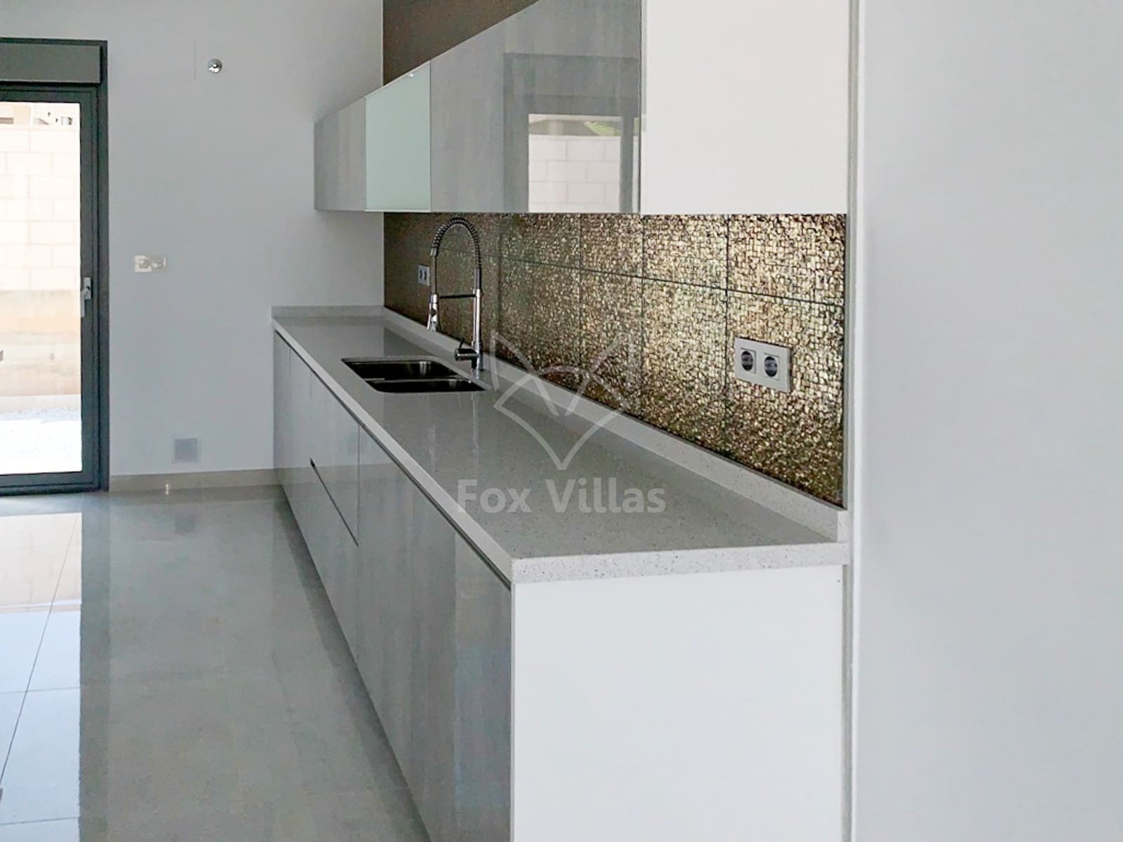 3 soveværelse Villa til salg i Pinoso med swimmingpool - € 357.000 (Ref: 9077142)