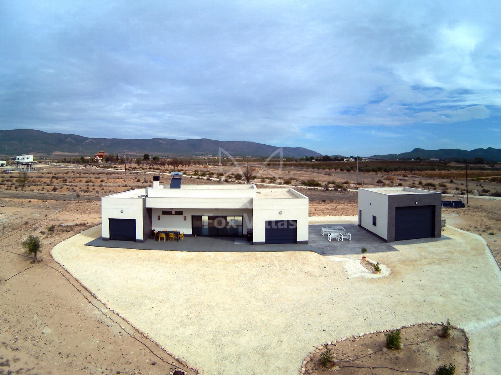 3 soveværelse Villa til salg i Pinoso med swimmingpool - € 357.000 (Ref: 9077142)