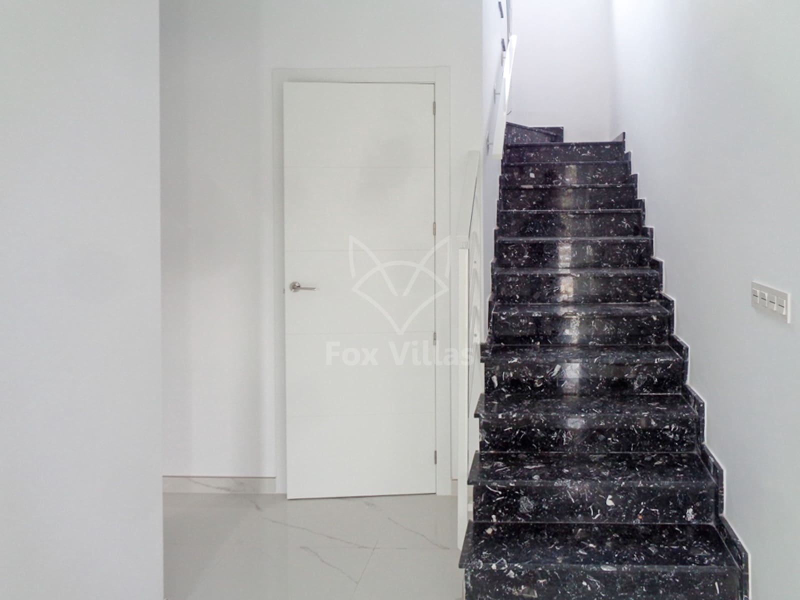 3 soveværelse Villa til salg i Pinoso med swimmingpool - € 381.000 (Ref: 9077452)