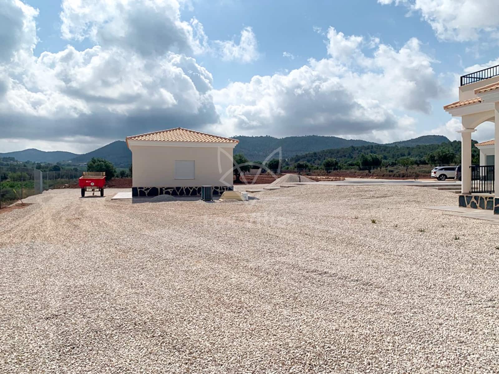 3 soveværelse Villa til salg i Pinoso med swimmingpool - € 381.000 (Ref: 9077452)