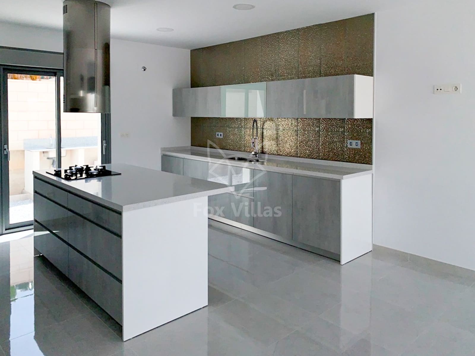 3 sypialnia Willa na sprzedaż w Pinoso z basenem garażem - 389 000 € (Ref: 9079862)