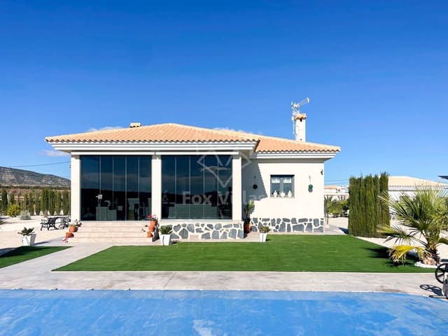 Chalet de 3 habitaciones en Pinoso en venta con piscina - 297.000 € (Ref: 9080698)