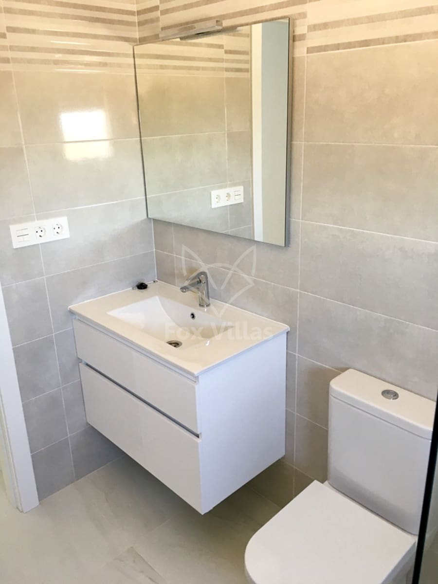 Chalet de 3 habitaciones en Pinoso en venta con piscina - 297.000 € (Ref: 9080698)