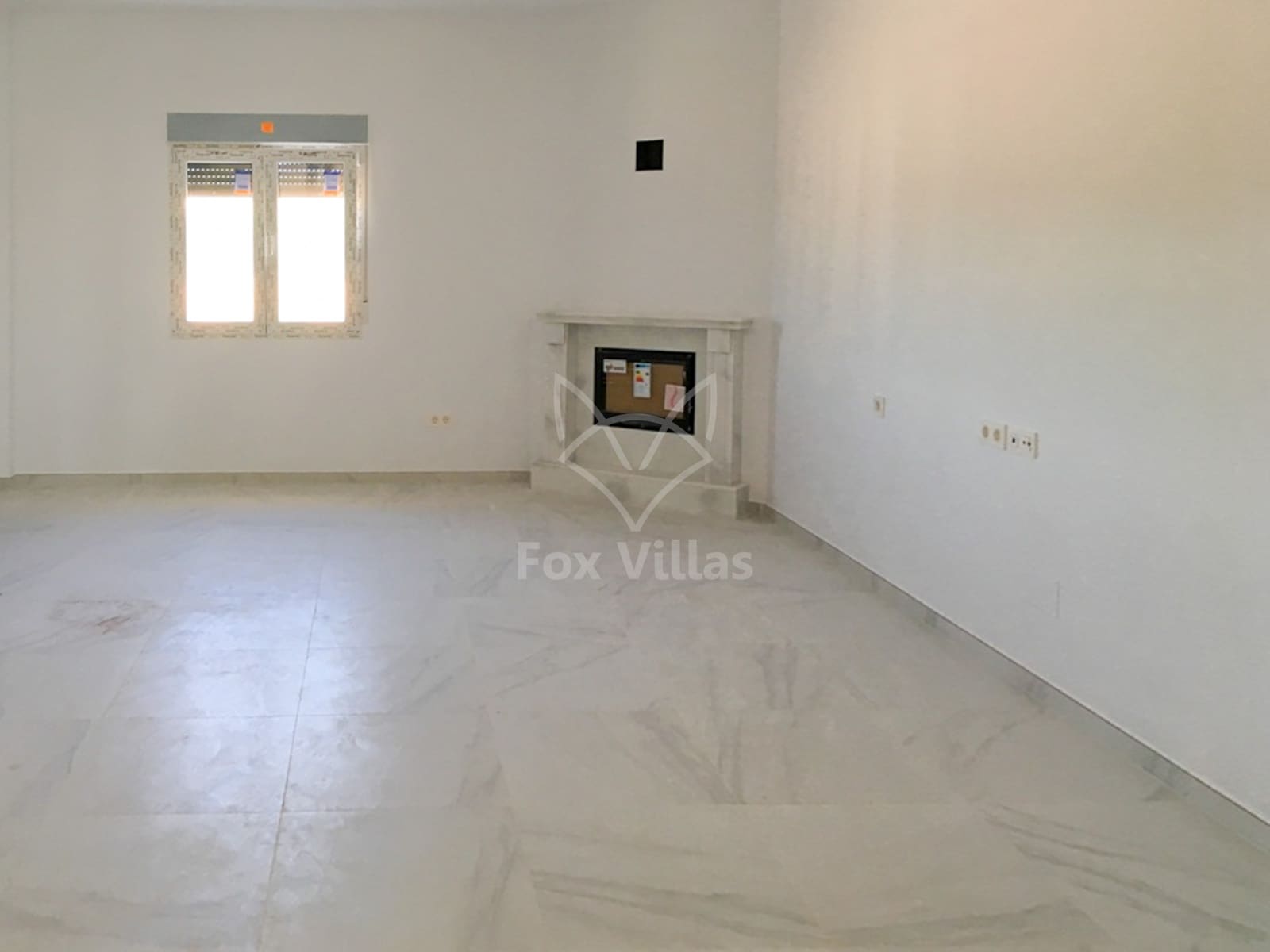 Chalet de 3 habitaciones en Pinoso en venta con piscina - 297.000 € (Ref: 9080698)