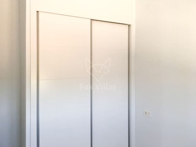 Chalet de 3 habitaciones en Pinoso en venta con piscina - 297.000 € (Ref: 9080698)