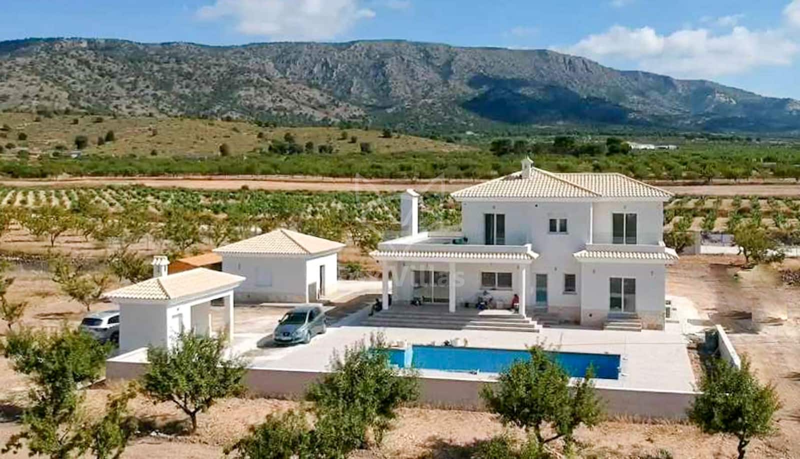 4 soveværelse Villa til salg i Pinoso med swimmingpool garage - € 443.000 (Ref: 9080743)