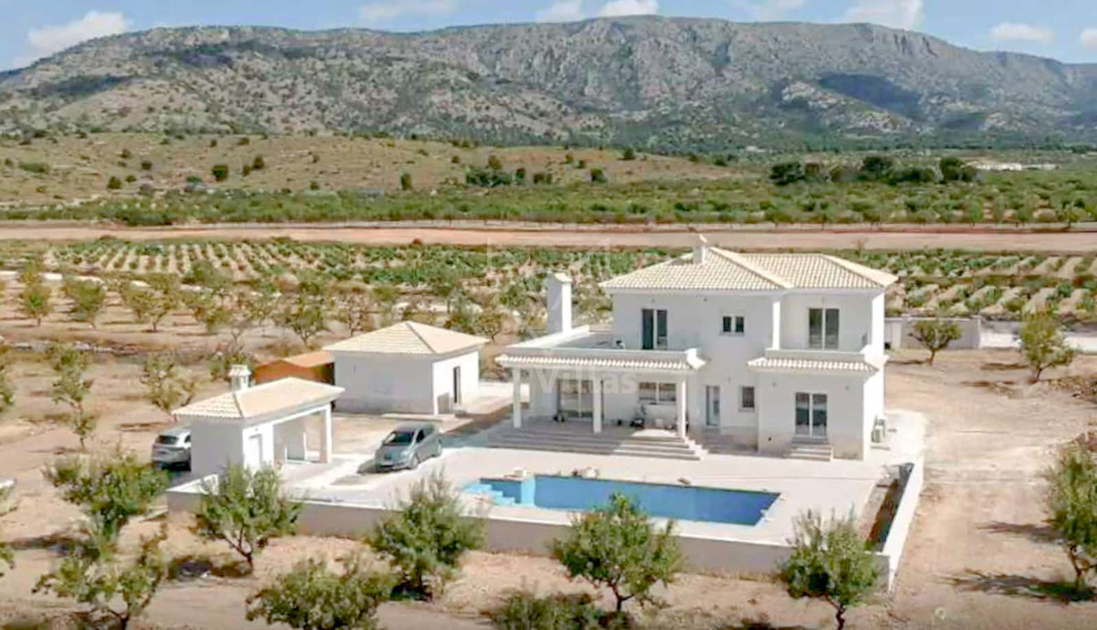 4 soveværelse Villa til salg i Pinoso med swimmingpool garage - € 443.000 (Ref: 9080743)