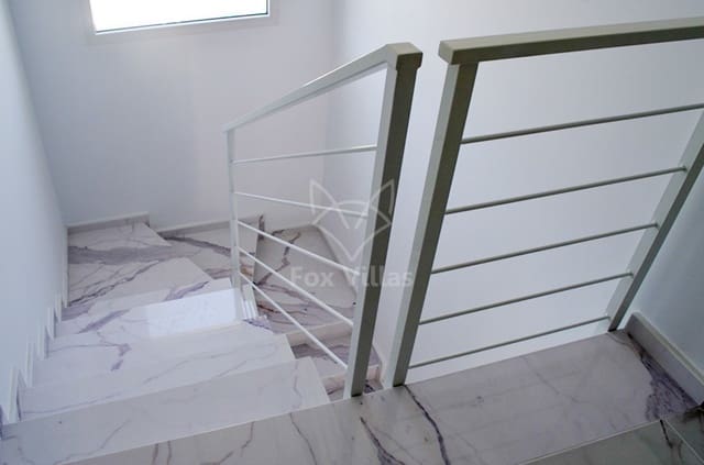 4 soveværelse Villa til salg i Pinoso med swimmingpool garage - € 454.000 (Ref: 9080745)