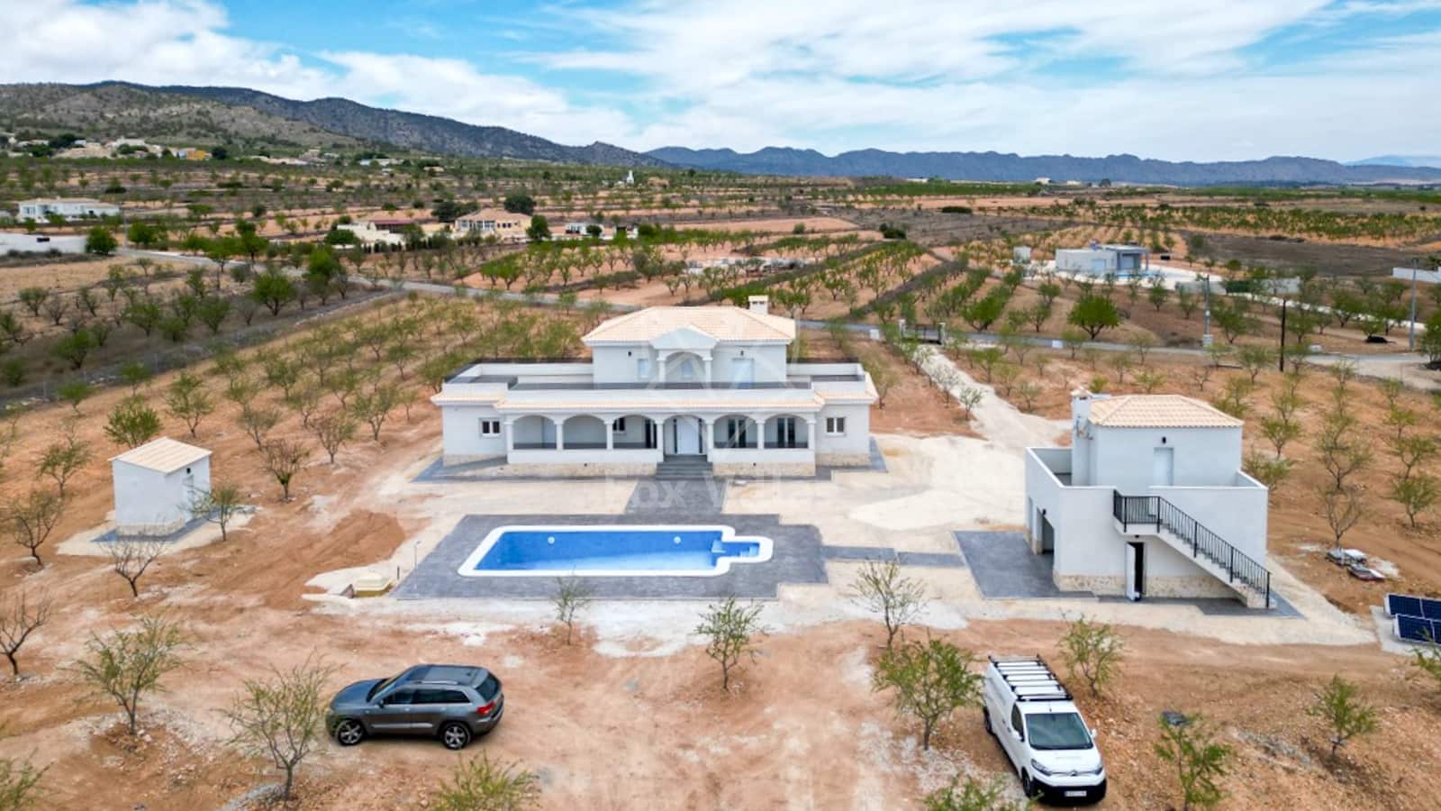 5 soveværelse Villa til salg i Pinoso med swimmingpool garage - € 545.000 (Ref: 9080749)